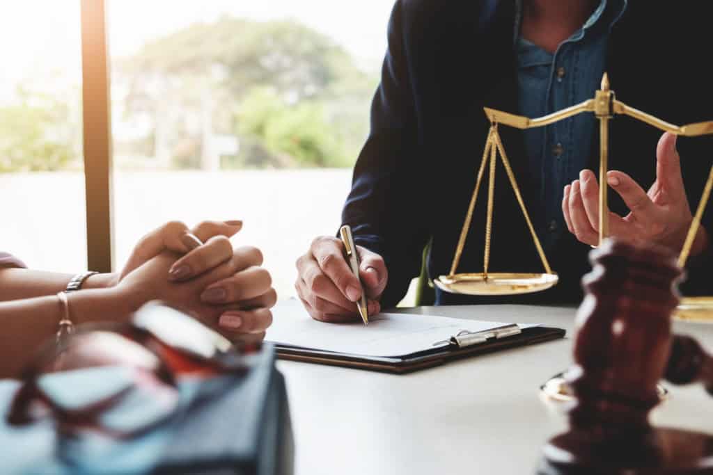 Court Applications vs. Mediation: A Less Stressful Path with EH Mediation Leicestershire