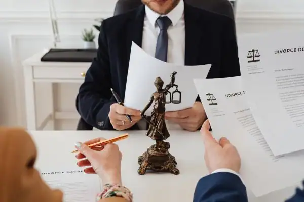 our fees Leicestershire from EH Mediation - image of couple in joint mediation meeting